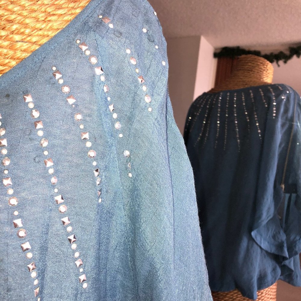 Top with Metal Embellisments - Picture 2 of 6